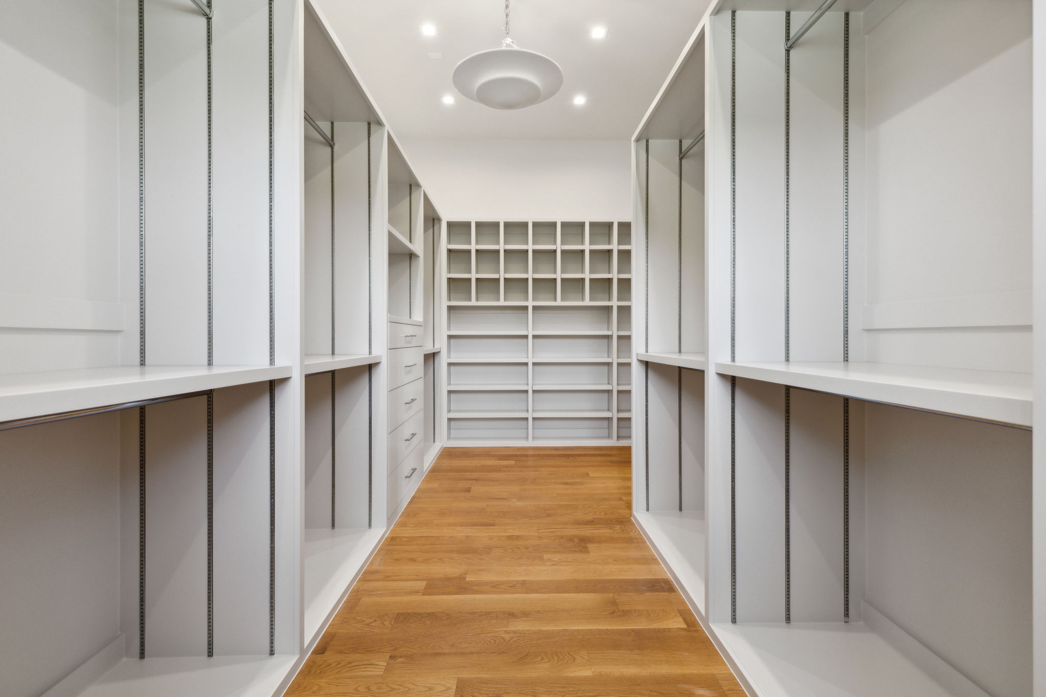2600 Magnolia Circle — Closet 1