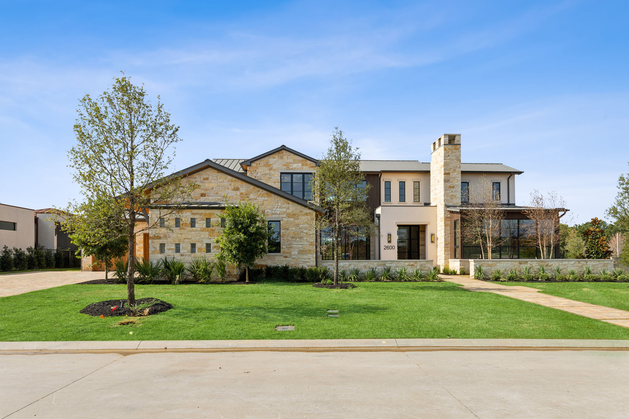 2600 Magnolia Circle — Front Exterior 2
