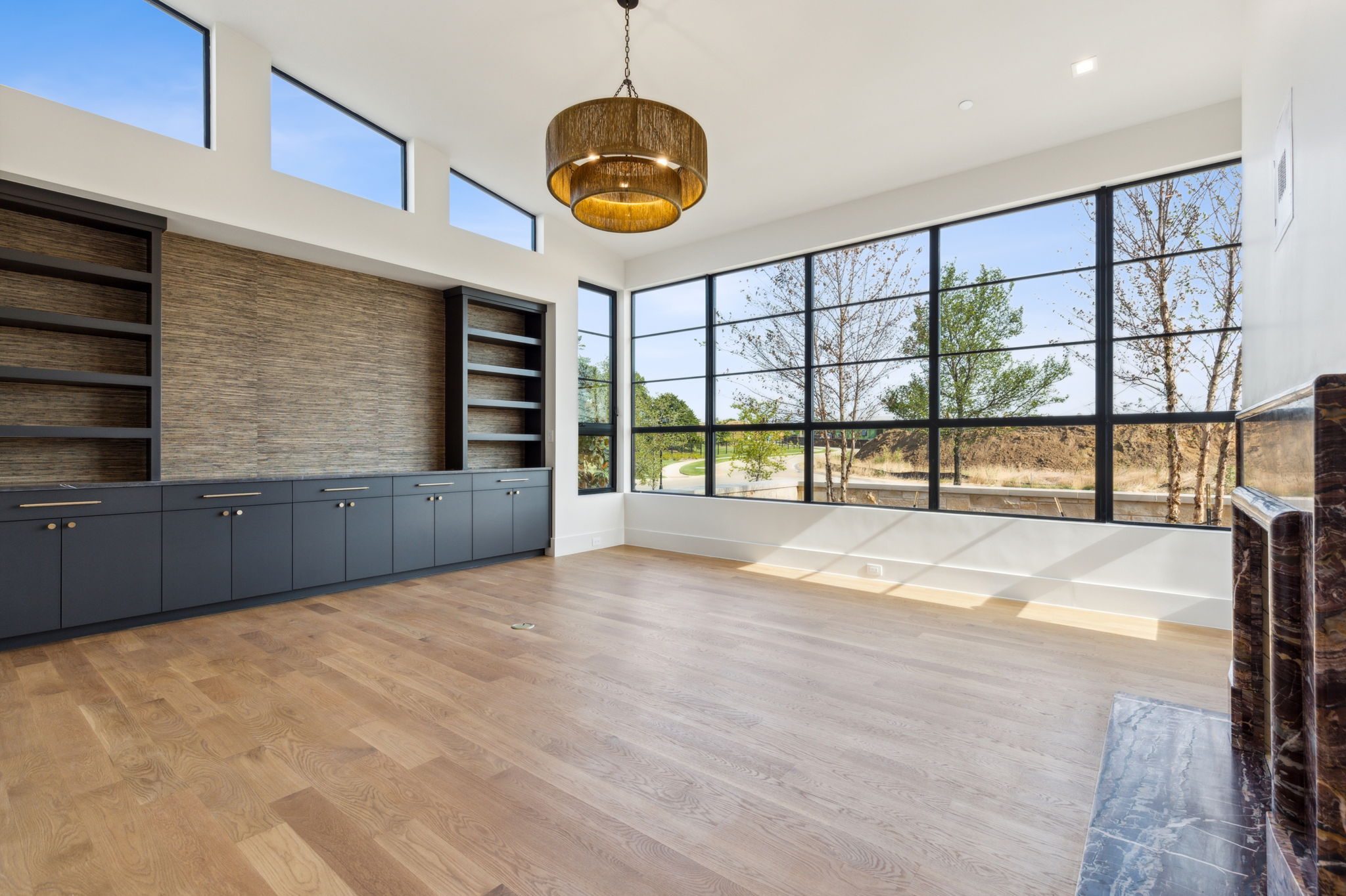 2600 Magnolia Circle — Living Room 1