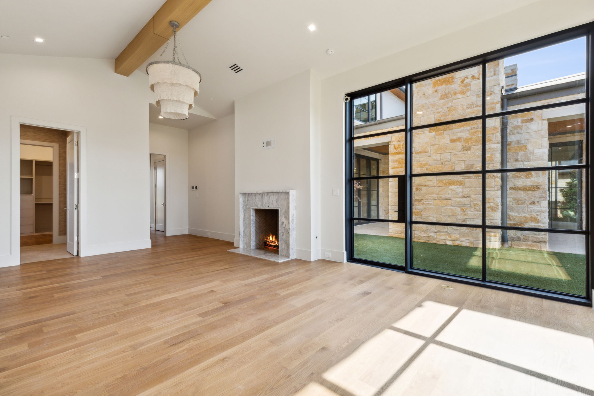 2600 Magnolia Circle — Living Room 5