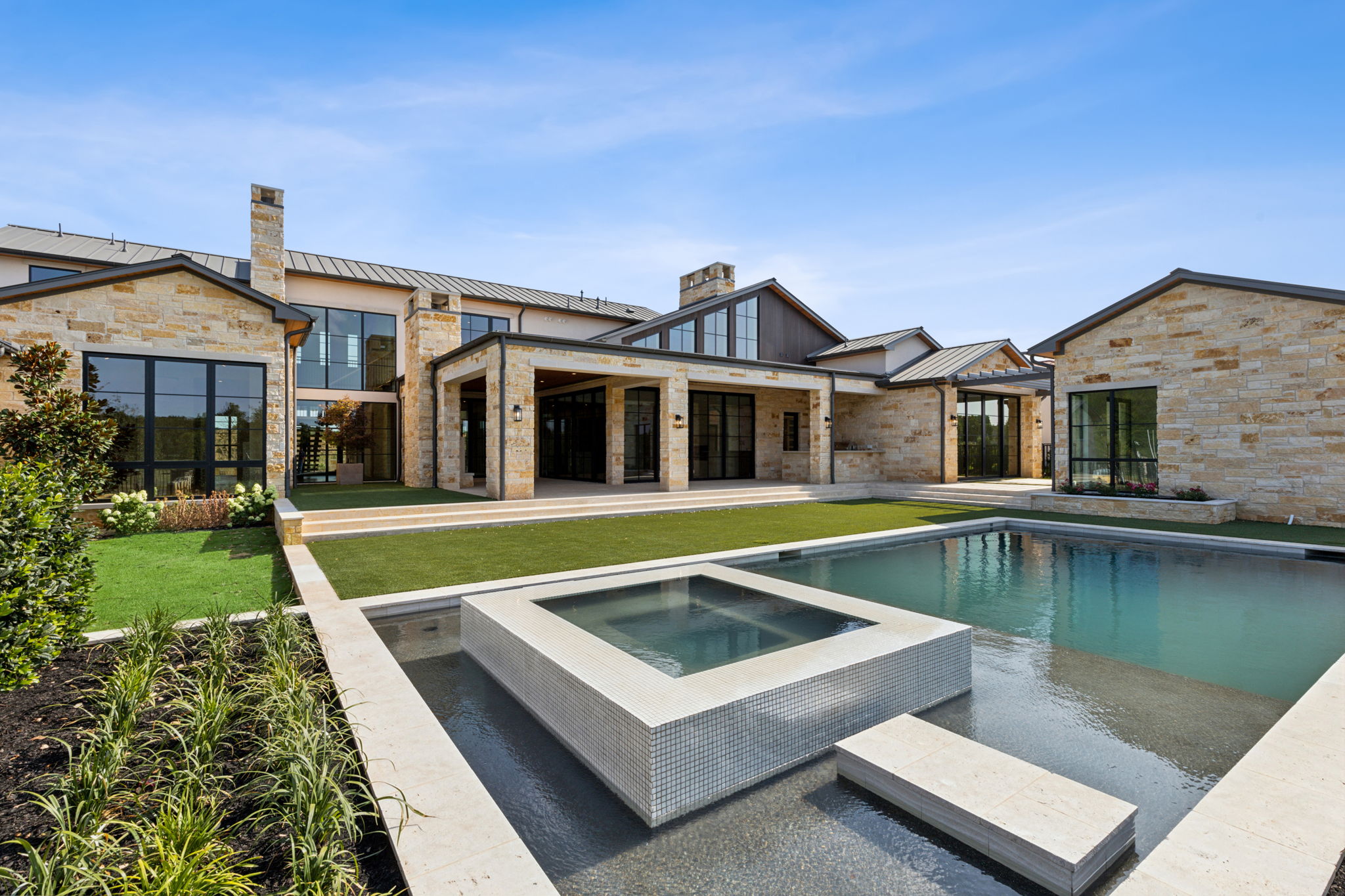 2600 Magnolia Circle — Pool