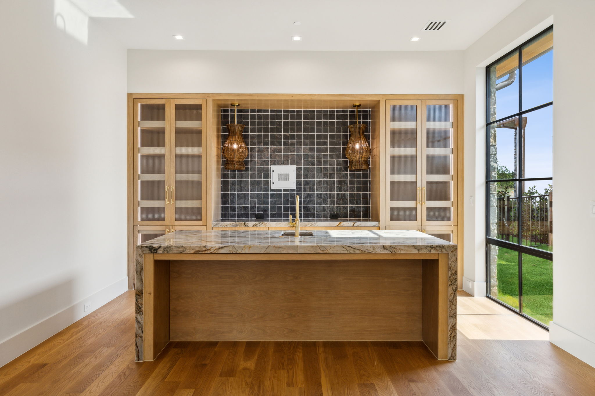 2600 Magnolia Circle — Wet Bar